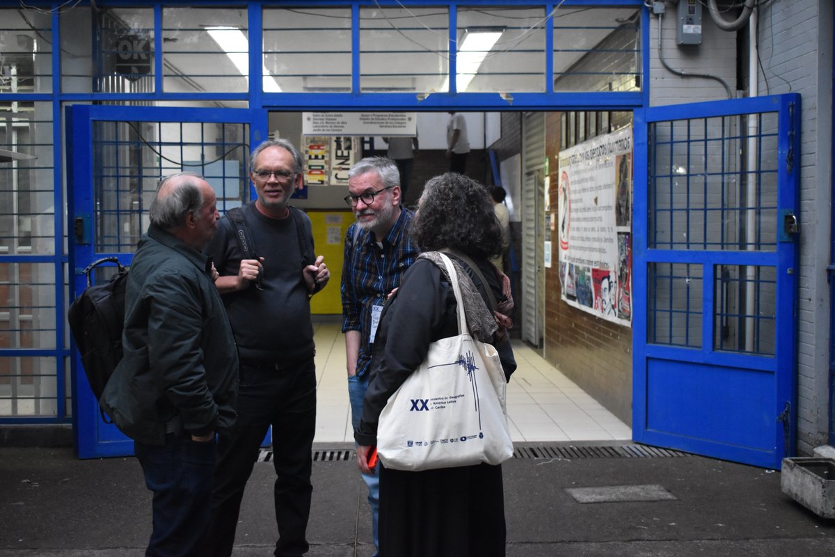 📸 Los primeros días del XX #EGALC2025 han hacer de nuestra Facultad un espacio de encuentro y pensamiento colectivo, compartiendo ideas, mapas, afectos y territorios. 🌎✍️

#ComunidadFilos