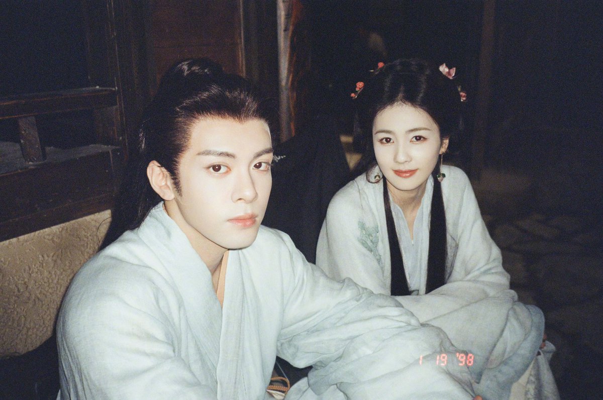 dramapotatoe's tweet photo. #BaiLu shares old snaps with #Feud costar #ZengShunxi https://t.co/sP2A87ZmOf