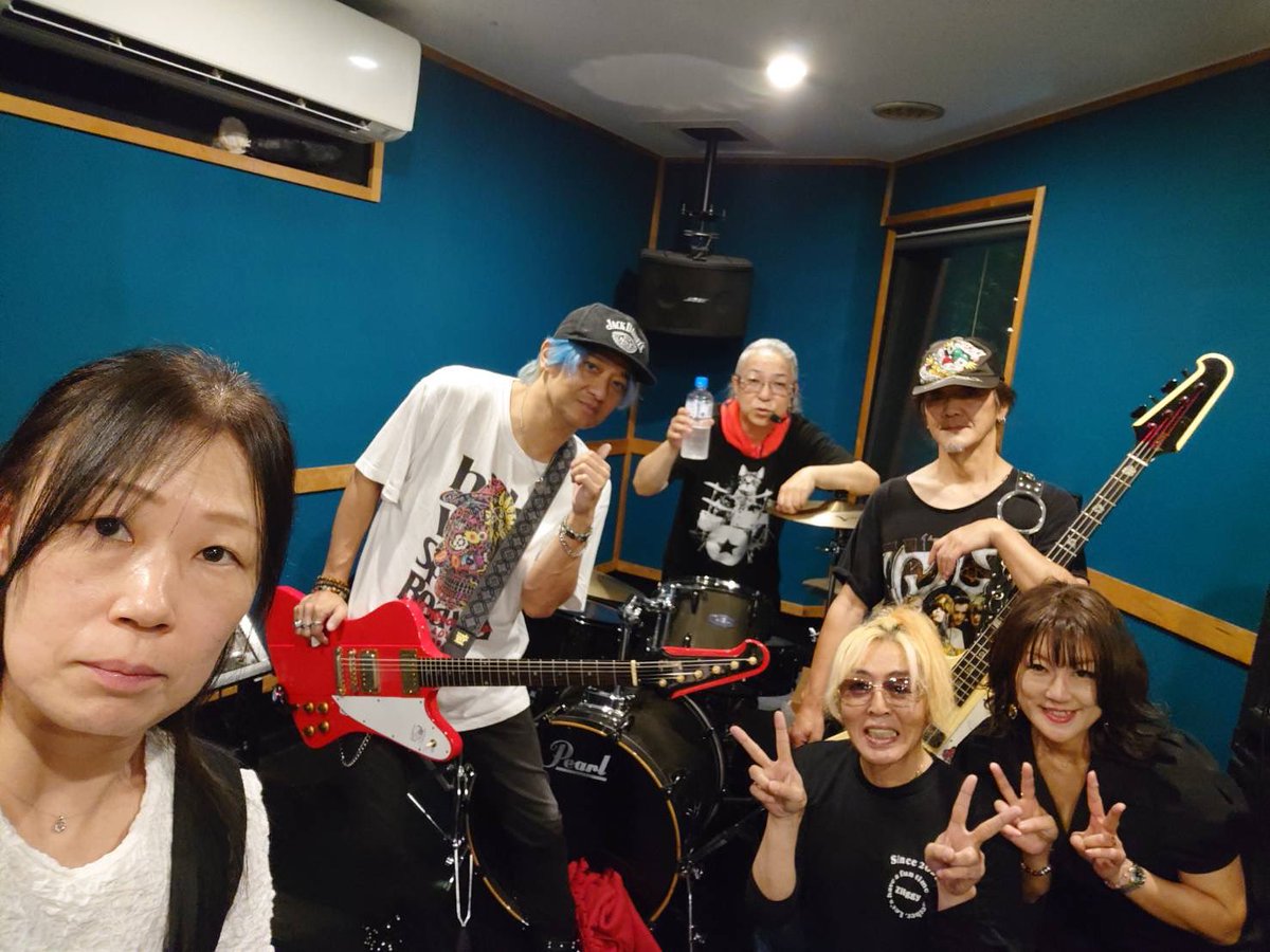 鹿鳴館LIVE
リハーサル終了❣️

良い感じに仕上がってます😊

6/28(土)現地集合！
ticketまだな方私まで( ᐢ˙꒳​˙ᐢ )♡