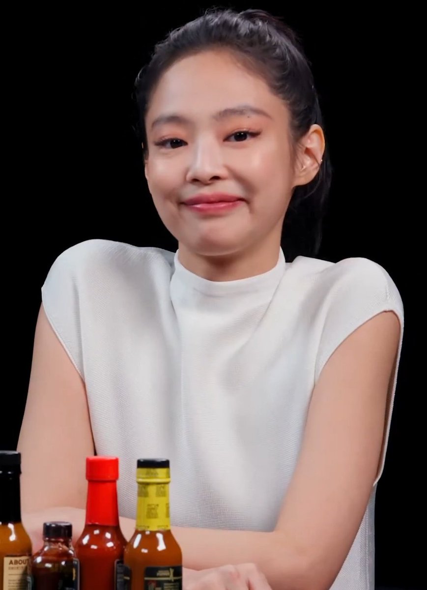padewajennie's tweet photo. RT AND REPLY 
JENNIE HOTTEST ONE 
#JennieHotOnes https://t.co/gvVQNR14LZ