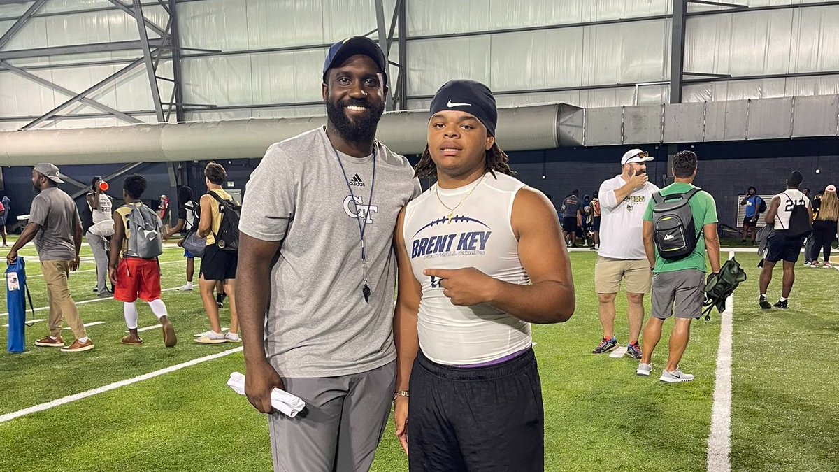 GEORGIA TECH PROSPECT CAMP COVERAGE  | Linebackers that impressed.
🔥A look at top Linebackers that shined at Tech
📖Scouting Reports + Standouts
STORY: ▶️sixstarfootball.com/article/event-…

<a href="/Khibrazier/">Makhi “Koba” Brazier</a> <a href="/DarinCooperJr/">DJ Cooper</a> <a href="/TyFlorey27/">TyFlorey27</a> @Landon_Hall1 <a href="/TimothyMcCoy_/">Timothy “Tim“ McCoy</a> @McKinley_McShan <a href="/ShannonNoel68/">Shannon Noel</a>