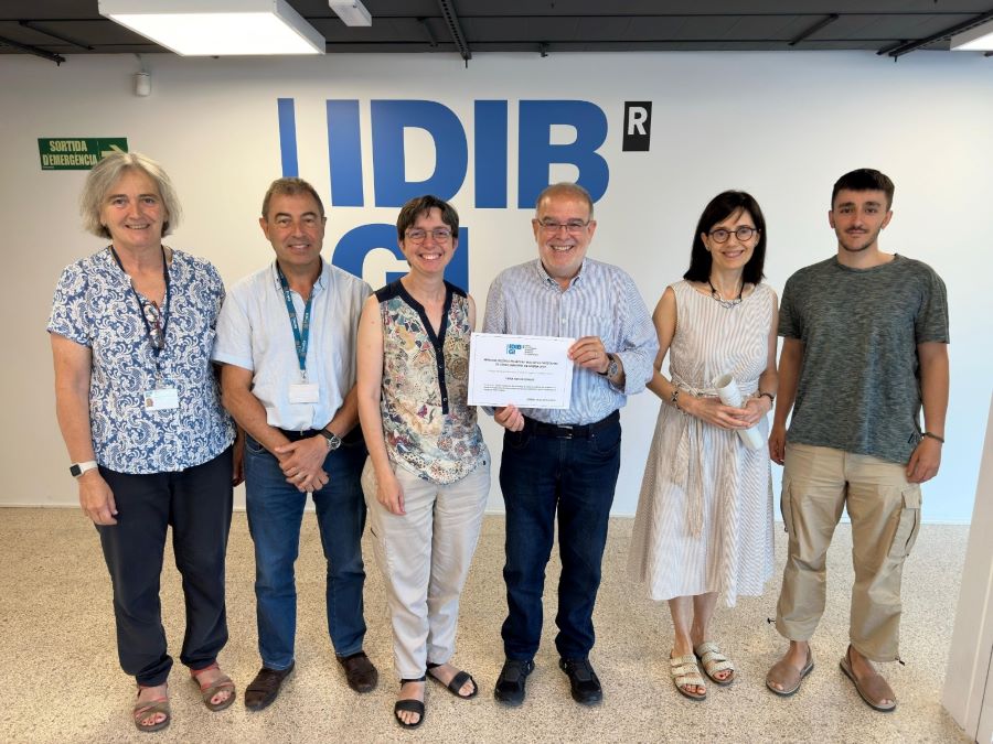 Hospital Trueta (@htrueta) on Twitter photo 🏅El III Premi de Recerca en Sèpsia i Malalties Infeccioses de <a href="/idibgi/">IDIBGI Institut d'Investigació Biomèdica de Girona</a> distingeix el projecte liderat per la metgessa internista del Trueta i investigadora Carol Batlle.
🔗Més info ▶️shorturl.at/Uq3gl
#recerca #investigació #salut 🏅El III Premi de Recerca en Sèpsia i Malalties Infeccioses de <a href="/idibgi/">IDIBGI Institut d'Investigació Biomèdica de Girona</a> distingeix el projecte liderat per la metgessa internista del Trueta i investigadora Carol Batlle.
🔗Més info ▶️shorturl.at/Uq3gl
#recerca #investigació #salut