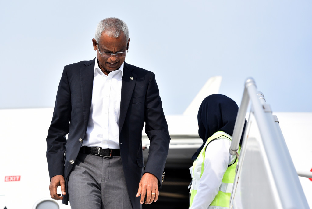 Ashvaq Fauzee (@ashvarg) on Twitter photo "ކޮންމެފަދަ ހޫނެއް ވިޔަސް މެންދުރުގެ އަވިގަދަ ވަގުތުގައި
ކޮންމެ މެންދުރަކަށްފަހު ފިނިކަން ހަވީރުގެ އަންނަނީ"- ރައީސް އިބޫ 💛
<a href="/ibusolih/">Ibrahim Mohamed Solih</a> "ކޮންމެފަދަ ހޫނެއް ވިޔަސް މެންދުރުގެ އަވިގަދަ ވަގުތުގައި
ކޮންމެ މެންދުރަކަށްފަހު ފިނިކަން ހަވީރުގެ އަންނަނީ"- ރައީސް އިބޫ 💛
<a href="/ibusolih/">Ibrahim Mohamed Solih</a>
