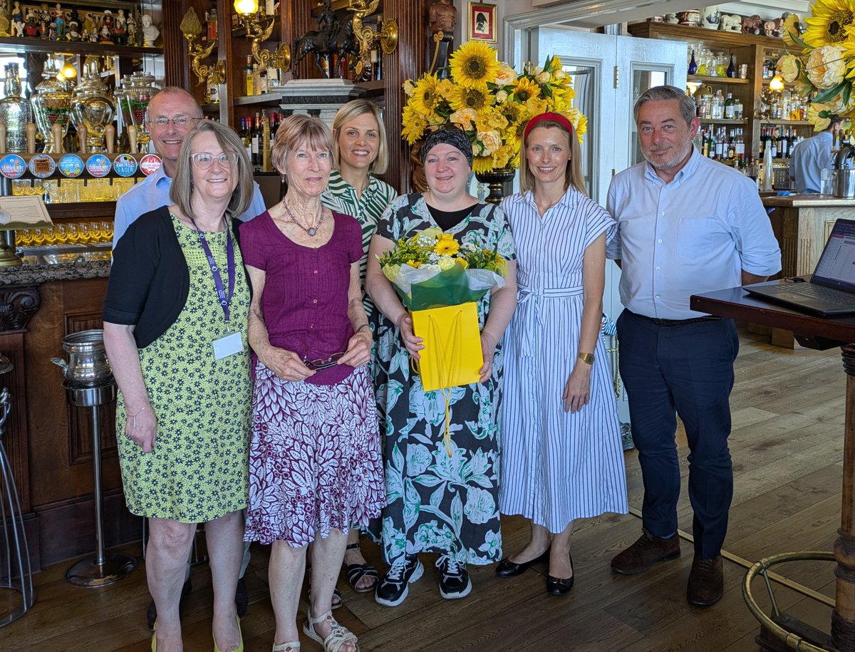 Greenwich_Hosp's tweet image. 🎉 Today we celebrated Kimberley Griggs’ 25 years with @CESSAC, 22 of those as manager at Greenwich Hospital's sheltered housing scheme - Trafalgar Quarters.
Her dedication to our Royal Navy community is inspiring, professional and compassionate.
#RoyalNavy #Housing