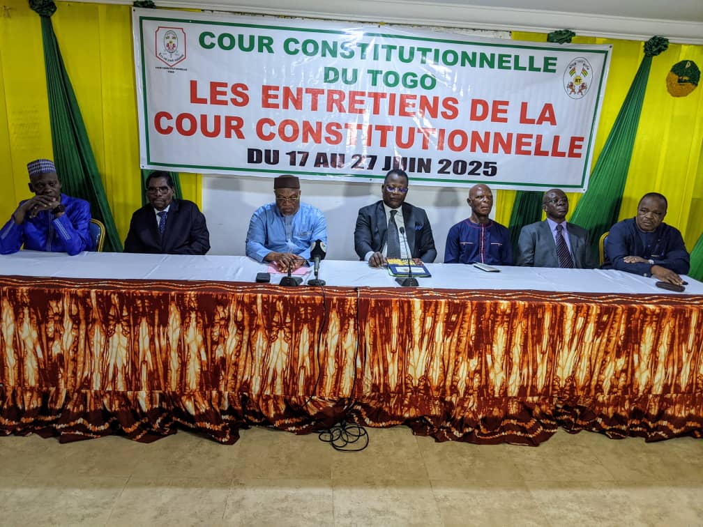 refed_s's tweet image. Le REFED a pris part ce 18 juin à un atelier inédit de la Cour Constitutionnelle à Dapaong, axé sur la promotion des droits fondamentaux et le rôle clé de cette institution dans la consolidation de la démocratie.
#CourConstitutionnelle 
#DroitsHumains
#REFED