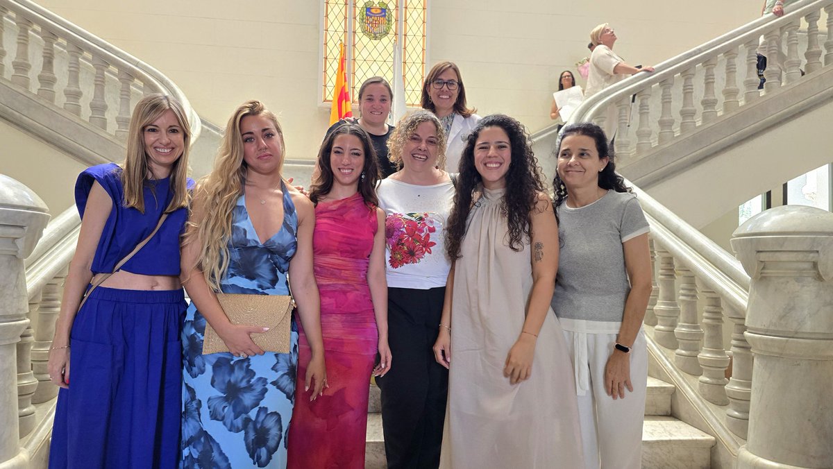 Acte de Reconeixement als Residents 2025 <a href="/UDMAFICclinic/">UDMAFICclinicmater</a> <a href="/hospitalclinic/">Hospital Clínic</a>  Felicitats a tots! Una nova promoció de #MFiC i #IFiC excepcional que finalitza a <a href="/CAPSBEsq/">CAPSBE</a> !✨️👏♥️