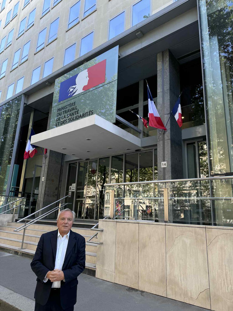 🏛️ La FNMR reçue hier par le cabinet du Dr Yannick NEUDER, Ministre chargé de la Santé et de l’Accès aux soins !
 
📢 Par la voix de son Président Jean-Philippe Masson, la FNMR a eu l’occasion d’évoquer différents sujets essentiels de la radiologie libérale :
- Plan d’économies