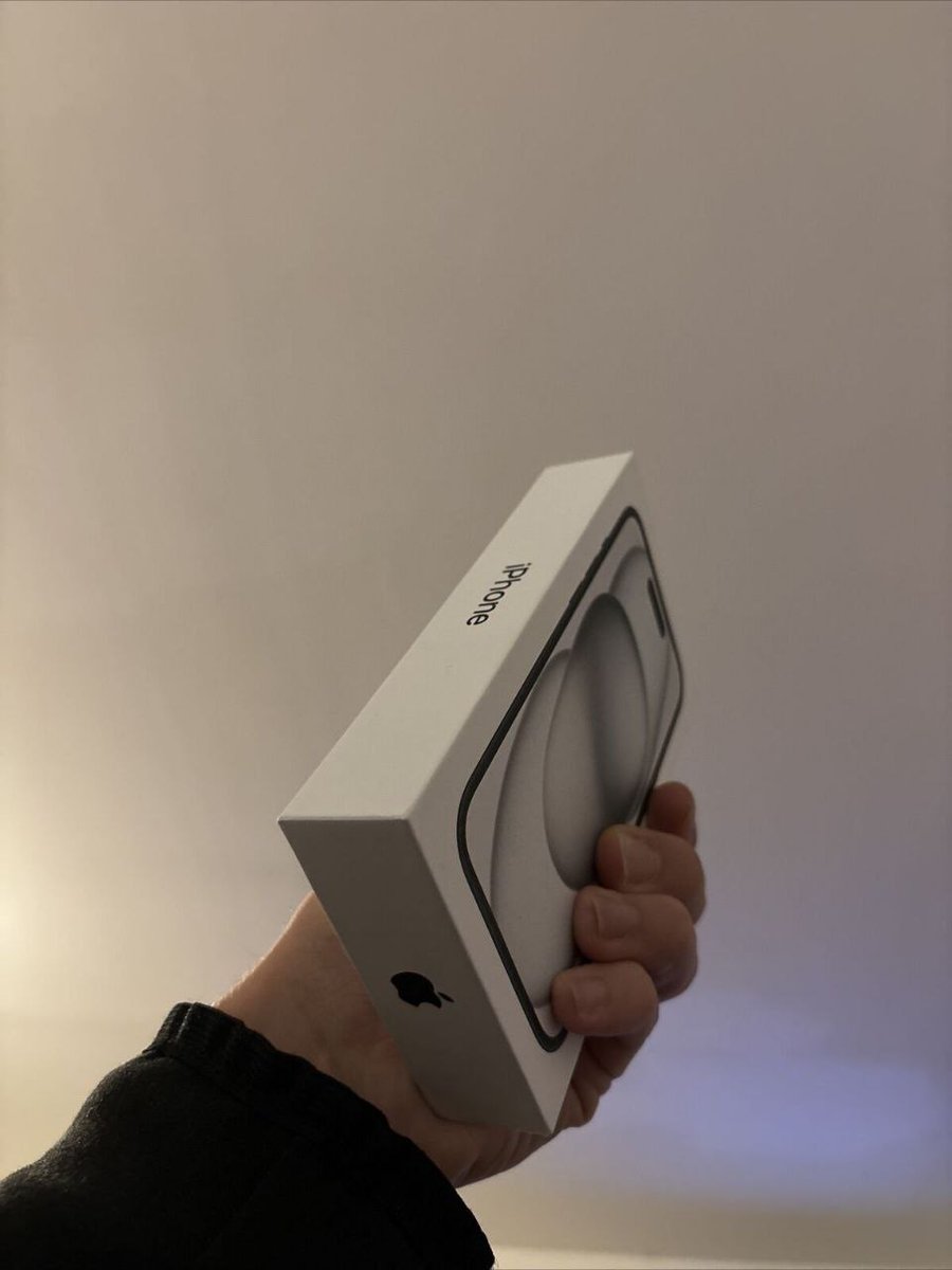 Hey everyone ! I'm giving away an iPhone 15 🎉

Conditions to enter :

♻️Retweet
✅Follow + Like
🗯️Comment

Good luck everyone, it ends in 48 hours !!