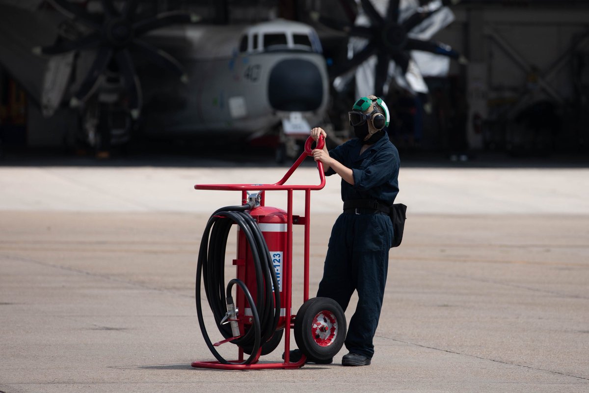The Screwtops of VAW-123 🛩️ 

As we continue to highlight our Carrier Strike Group Two squadrons, we head to Naval Station Norfolk and check out VAW-123 also known as the Screwtops!

#IKECarrierStrikeGroup
#AmericasNavy250
#NavyAviation