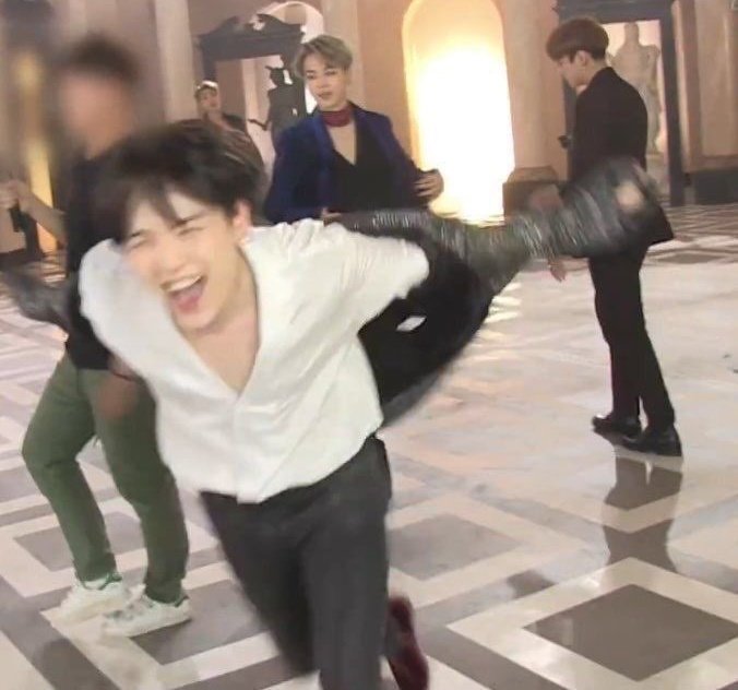 YOONGlYOONGI's tweet photo. Yoongi returns tomorrow!!!!!!!!😭😭😭😭 https://t.co/GG2WWYBI76