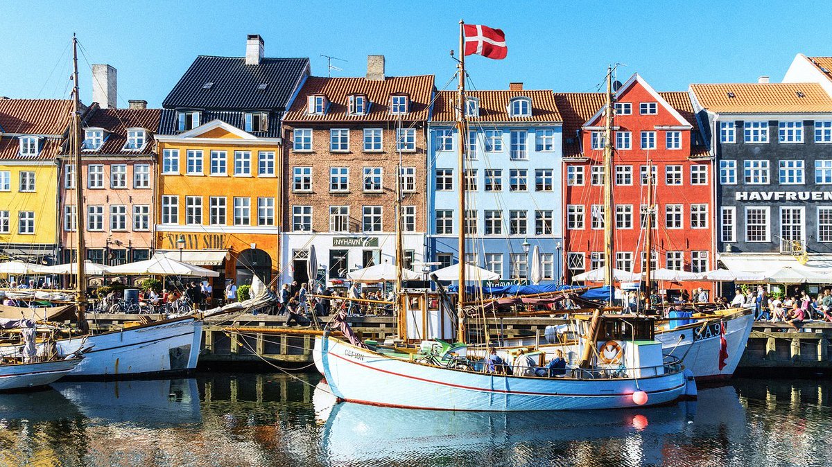 Indice della Liberaldemocrazia 2024

1. Danimarca🇩🇰
2. Estonia🇪🇪
3. Svizzera🇨🇭
4. Svezia🇸🇪
5. Norvegia🇳🇴
6. Irlanda🇮🇪
7. Cechia🇨🇿
8. NZ🇳🇿
9. Australia🇦🇺
10. Belgio🇧🇪
13. Francia🇫🇷
14. Germania🇩🇪
15. Cile🇨🇱
20. P Bassi🇳🇱
22. UK🇬🇧
24. USA🇺🇸
25. Spagna🇪🇸
26. Canada🇨🇦
27. Giappone🇯🇵