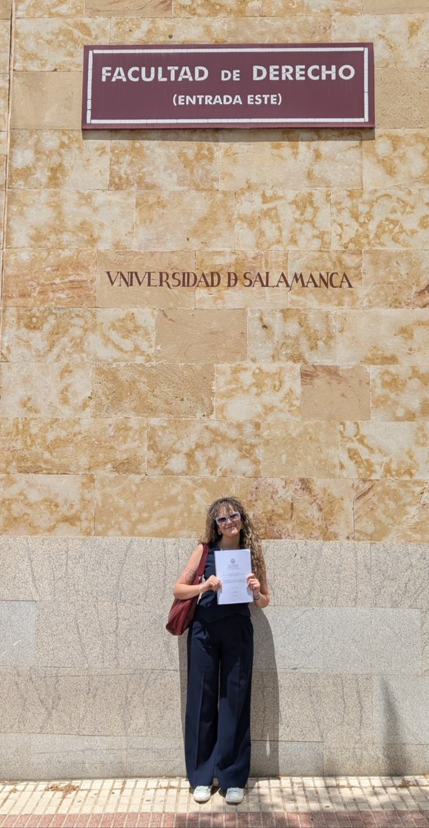 _elenaheredero's tweet photo. Ya puedo decir que soy jurista y politóloga🎓 https://t.co/wm6I9i8UW1