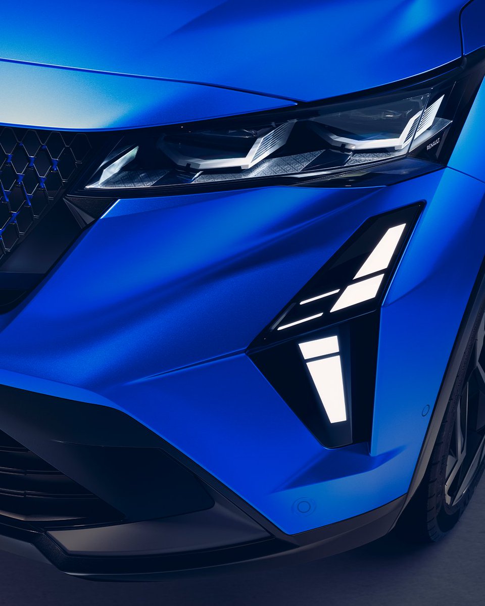 RenaultSI's tweet image. Drži se ceste. Aerodinamična zasnova in izklesane linije. Napredni sistem 4Control naredi #Renault #Rafale #hyperhybrid #ETech 4x4 300 KM plug-in še bolj okretnega in poveča užitek vožnje.

Preveri več: renault.si/vozila/rafale/…