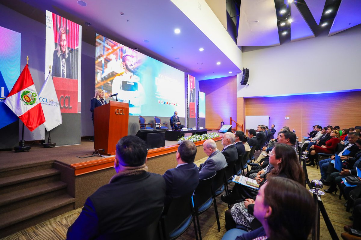 🤝La formalización de las pymes es clave para su crecimiento y acceso a mercados, pero aún enfrentan muchas trabas. El Estado debe simplificar y mejorar los procesos para impulsarlas, remarcó Gabriela Fiorini, segunda vicepresidente de la #CCL.

#EXPOPYME2025