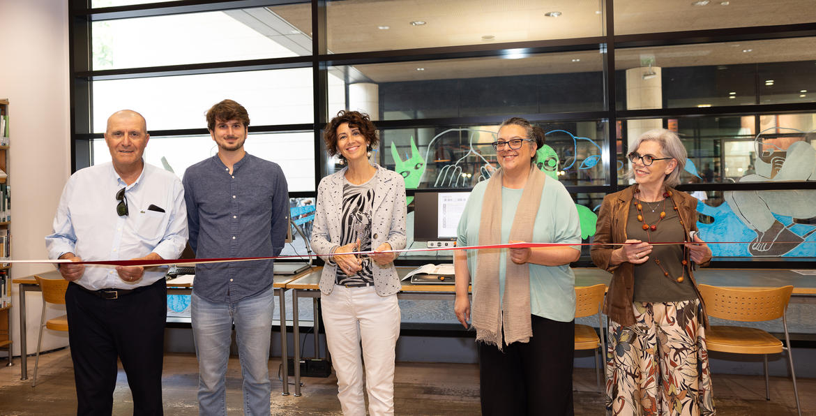 ProvinciaTrento's tweet photo. Arrivano i video ingranditori nelle biblioteche trentine. L’obiettivo è facilitare la lettura e l’accesso ai contenuti da parte di persone ipovedenti o con disturbi dell’apprendimento. Oggi la presentazione alla Biblioteca di Rovereto con assessore Gerosa
https://t.co/cKg3xmwz9a https://t.co/XUwtf0IuOE