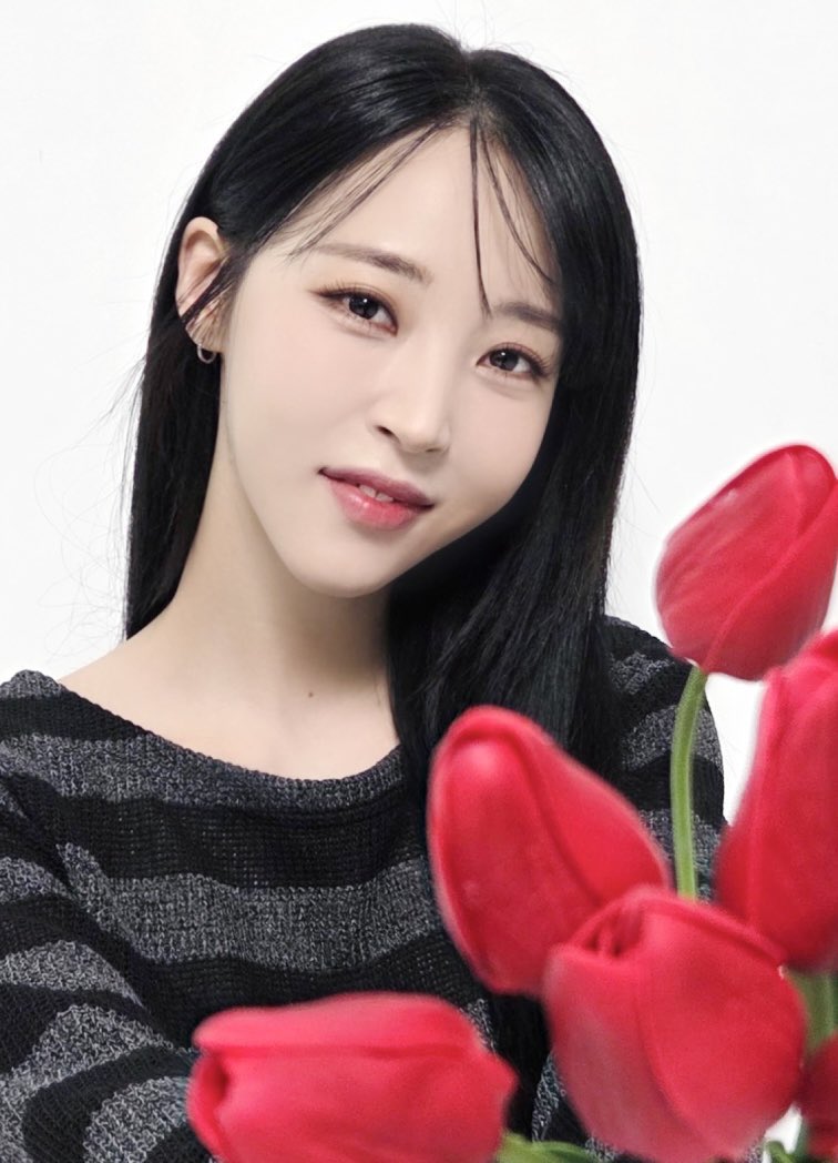 hambbii's tweet photo. ㅈㄴ웃갸

어른여자앙
미취학아동
언니싸커요
중딩이다 https://t.co/OQOUHzYhaj