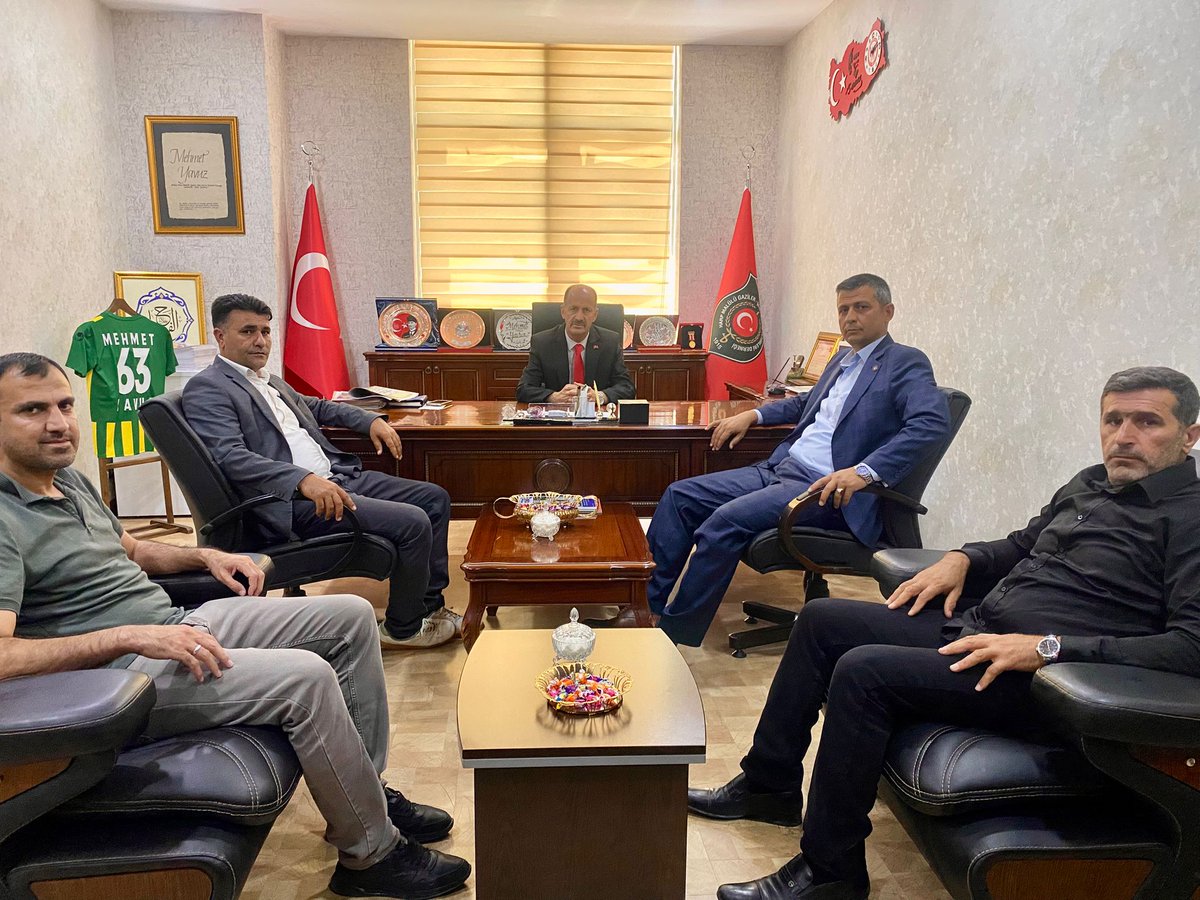 Gazi Mehmet YAVUZ 🇹🇷 (@tskyavuz) on Twitter photo Dernek Binamızda Bizleri Ziyaret Viranşehir Şehit Gazi ve Terör Mağduru Dernek Başkanı Fethi Ekinci, Suruç'tan Gelen Mehmet Emin Yeşil ve Amcam Oğlu İbrahim Yavuz'a Nazik Ziyaretleri İçin Kendilerine Teşekkür Ediyorum.
<a href="/hasansildak/">Hasan ŞILDAK</a> <a href="/sehit_gazi_1915/">Türkiye Şehit Gazi Genel Merkezi</a>
<a href="/Fethi_ekinci63/">Fethi EKİNCİ</a> Dernek Binamızda Bizleri Ziyaret Viranşehir Şehit Gazi ve Terör Mağduru Dernek Başkanı Fethi Ekinci, Suruç'tan Gelen Mehmet Emin Yeşil ve Amcam Oğlu İbrahim Yavuz'a Nazik Ziyaretleri İçin Kendilerine Teşekkür Ediyorum.
<a href="/hasansildak/">Hasan ŞILDAK</a> <a href="/sehit_gazi_1915/">Türkiye Şehit Gazi Genel Merkezi</a>
<a href="/Fethi_ekinci63/">Fethi EKİNCİ</a>