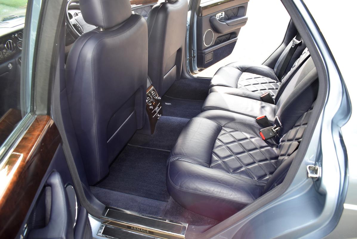hanwellsnet's tweet photo. 2003/03 Bentley Arnage R Mulliner. Finished in stunning Fountain Blue with electric sunroof and 19 inch Arnage T alloys. The interior is special order Nautic Blue. Only 29,000 miles with full history,  immaculate condition throughout. https://t.co/qsavcMdCm7 https://t.co/DnCuHoRjf6