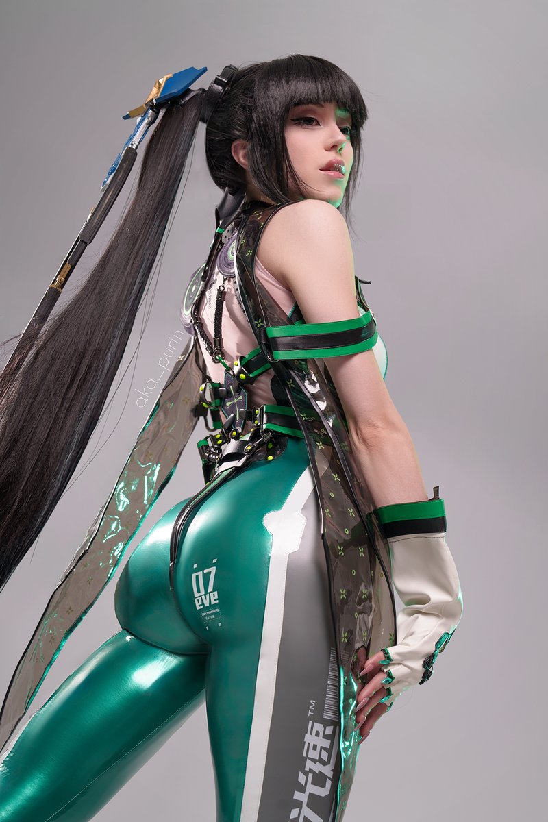 The only complaint I have with Stellar Blade’s designs is that some things are way too complicated. They need to realize that not every detail is necessary, and it even may create confusion. For example, it will be much easier if you remove EVE’s clothes-

#StellarBlade