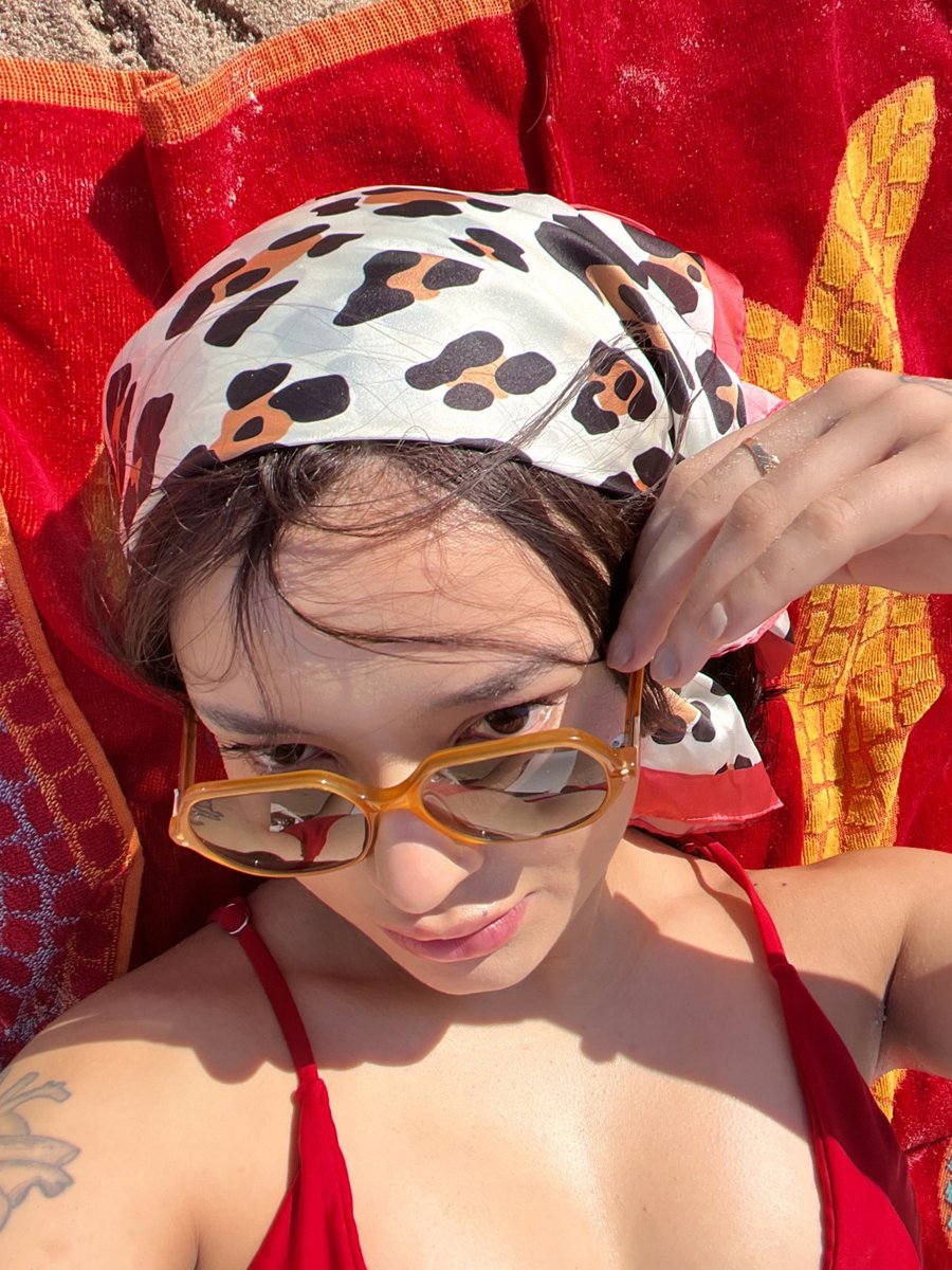 This partly cloudy vibe is actually kinda nicenot too hot not too cold