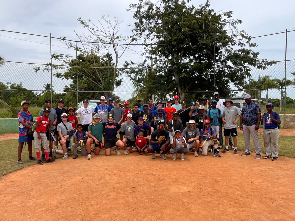 TwinTackGrips's tweet image. FCA is on the ground in the Dominican Republic with TwinTack Bat Grips. Giving away custom “Glory” TT grips to the DR players.  It’s a mission trip for God and baseball!  A perfect combination!  #ForHisGlory 

@TheFCATeam @CarolinasFCA @fcabaseballtn @fcabaseballtn