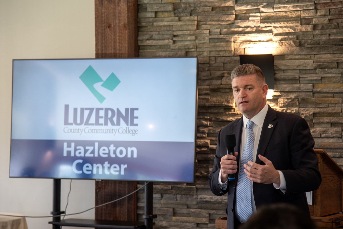 LuzerneCC's tweet image. This morning, LCCC President John Yudichak was proud to serve as the featured speaker at the Greater Hazleton Chamber of Commerce Red Carpet Breakfast at the Valley Country Club.