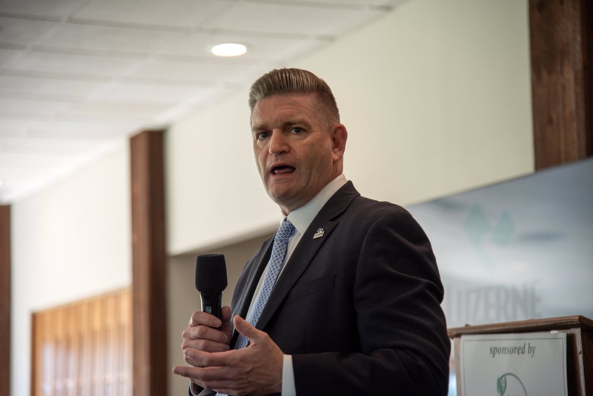 LuzerneCC's tweet image. This morning, LCCC President John Yudichak was proud to serve as the featured speaker at the Greater Hazleton Chamber of Commerce Red Carpet Breakfast at the Valley Country Club.
