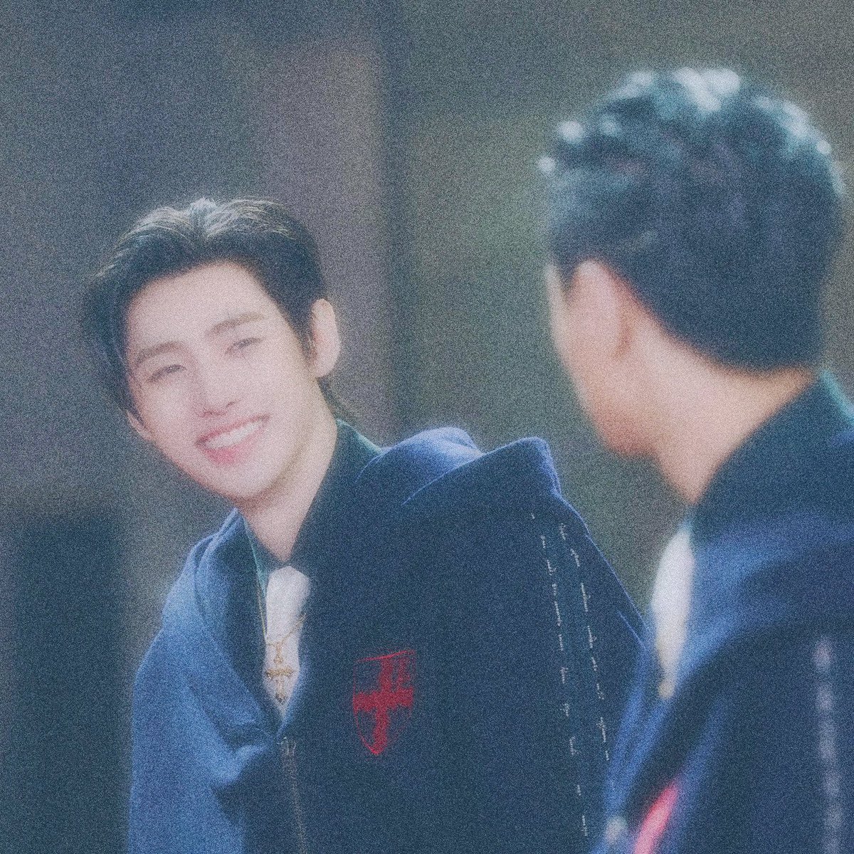 lemonaidens's tweet image. you ever look at someone like they hung the moon in the night sky? yeah jayhoon does