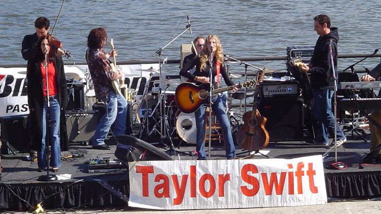 TSwiftLA's tweet image. 🎵| 19 years ago, on June 19, 2006, Taylor Swift released her debut single "Tim McGraw"! #19YearsOfTaylorSwift