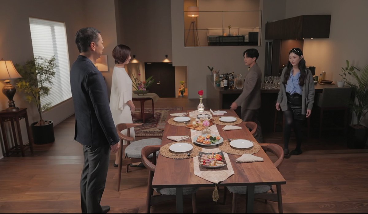 石森母の髪型やらワンピースやらに唸らされた。こうやって歳を重ねるのが正解なのか。それ習ってなかったです。