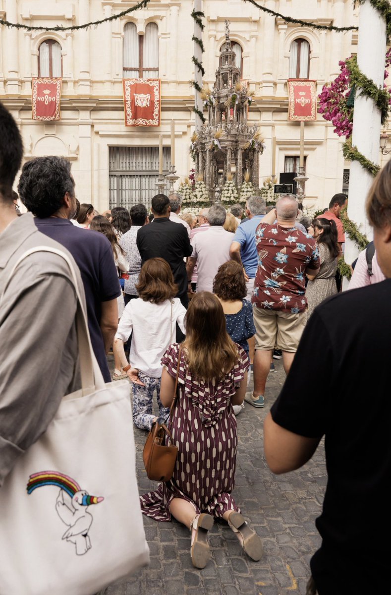 La calor.
#corpuschristi2025 #sevilla