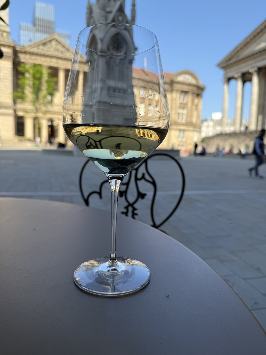 MeatOneVegBlog's tweet image. This could be Rome. If Rome was bankrupt, had rats the size of cats, and three-quarter length jeans suddenly became chic.