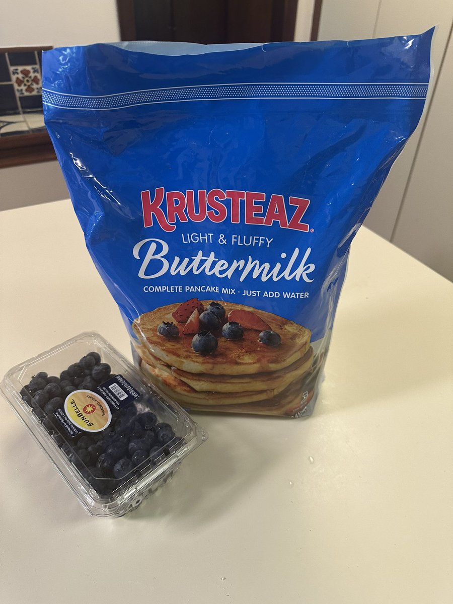 dkrucoff's tweet image. From my crew to yours this Kru only bakes pancakes with @Krusteaz.