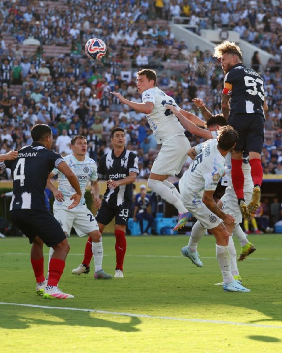 Giveaway 2 boletos para el Rayados vs River el Sabado 21 de Junio! 

Requisitos:
Seguirme 
Darle Rt a este mensaje
Ser Rayado 

#RayadosAnteElMundo