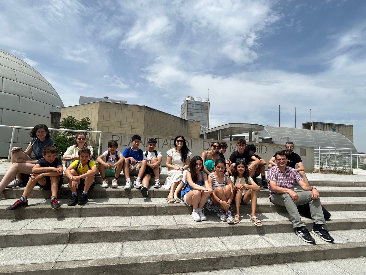 Carlos RVCV (@cramosvcv) on Twitter photo #IF_CMadrid Hoy los ganadores del 4° y 5° premio de la III Competición STEM han visitado el Planetario de Madrid, donde han aprendido sobre las misiones Apolo y Artemisa a la Luna y sobre el Sistema Solar, completando los aprendizajes de ayer en <a href="/esa_es/">ESA España</a> #IF_CMadrid Hoy los ganadores del 4° y 5° premio de la III Competición STEM han visitado el Planetario de Madrid, donde han aprendido sobre las misiones Apolo y Artemisa a la Luna y sobre el Sistema Solar, completando los aprendizajes de ayer en <a href="/esa_es/">ESA España</a>