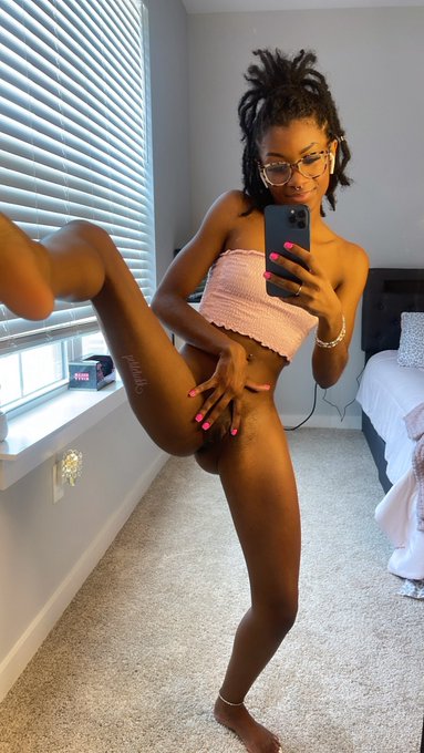 Watch petite goddess $7.77 OF . 👙💕's leaked NSFW photo on TwXstars