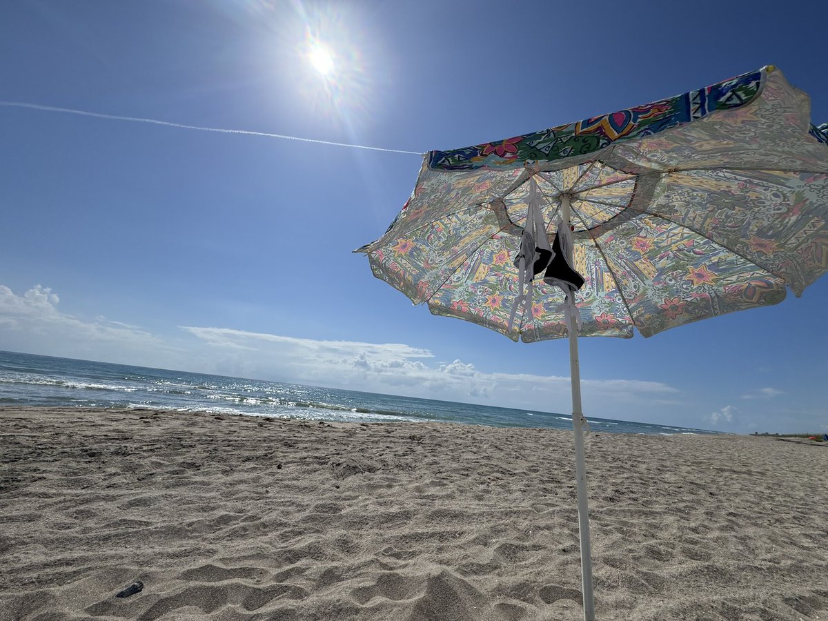 zviadover's tweet image. ברחתי.
#DoNotJudgeMe