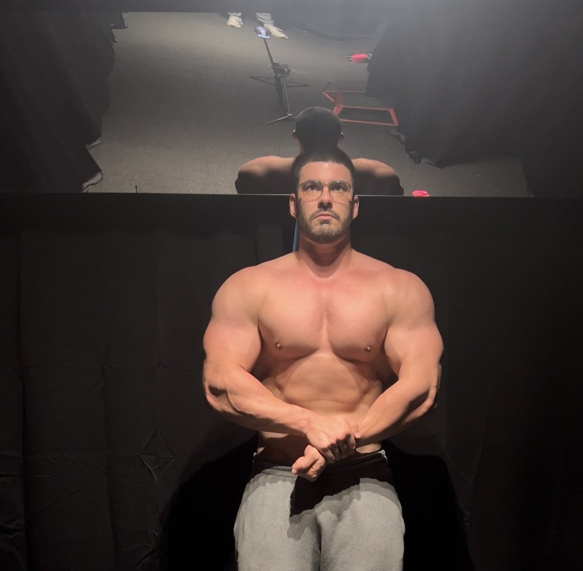 cryn_r6's tweet image. - stay consistent
- train hard 
- eat good
- sleep enough 
- repeat