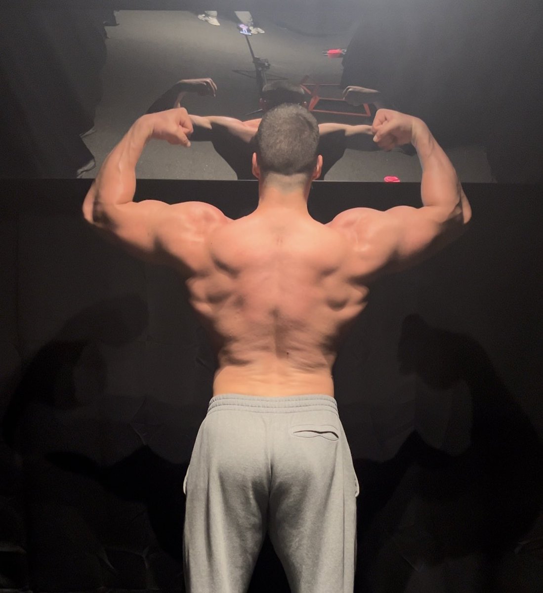 cryn_r6's tweet image. - stay consistent
- train hard 
- eat good
- sleep enough 
- repeat