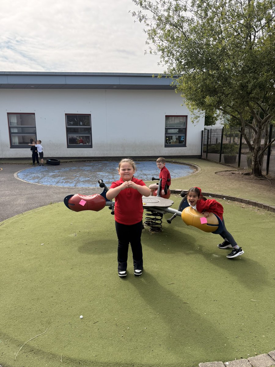 Miss Rodgers and P2b Newark Primary tweet media