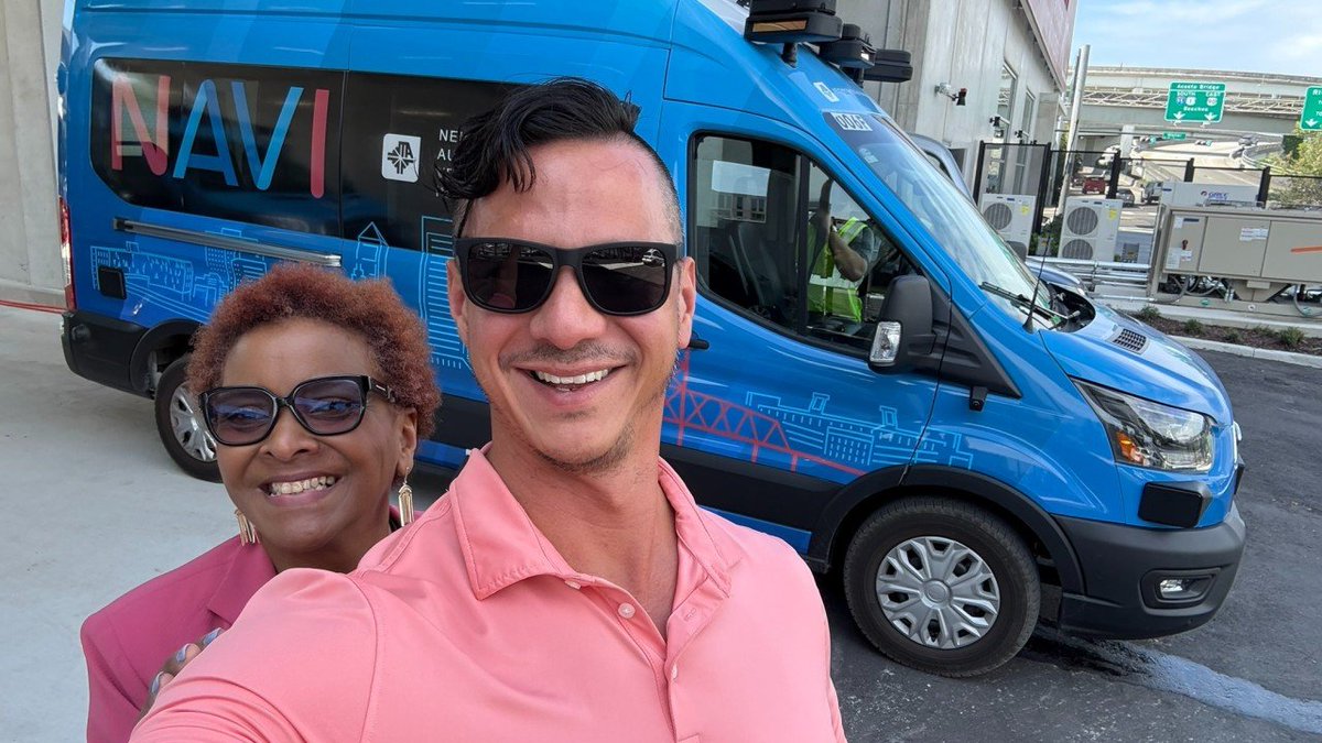 HOW TO BUILD AN AUTONOMOUS MASS TRANSIT SYSTEM

A small but mighty team in Jacksonville Florida just pulled off the impossible and commissioned an autonomous mass transit system.