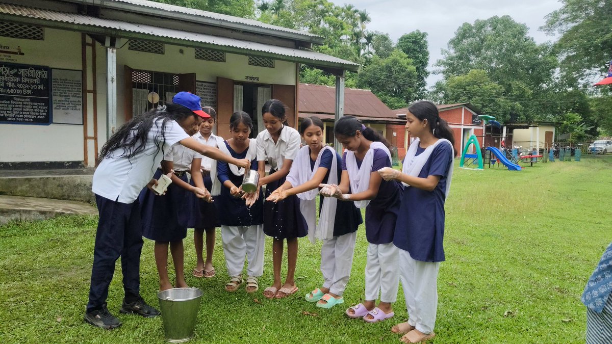 nss_dietjorhat's tweet image. Day 4 | Session 2 – NSS Special Camp 2025
🧼 NSS Volunteers conducted a Hand Washing Technique session for  school students to promote hygiene practices and prevent diseases through proper handwashing.
#HealthAwareness #HandWashing