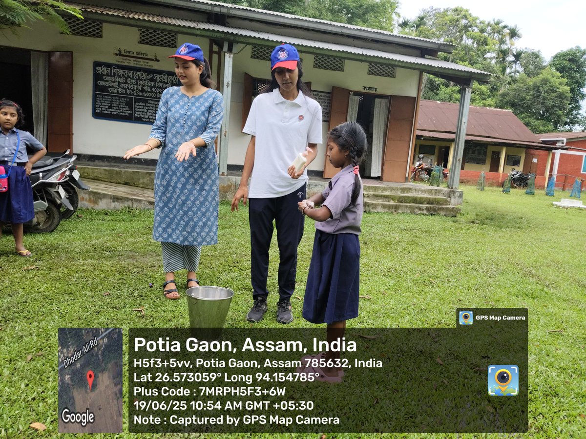 nss_dietjorhat's tweet image. Day 4 | Session 2 – NSS Special Camp 2025
🧼 NSS Volunteers conducted a Hand Washing Technique session for  school students to promote hygiene practices and prevent diseases through proper handwashing.
#HealthAwareness #HandWashing