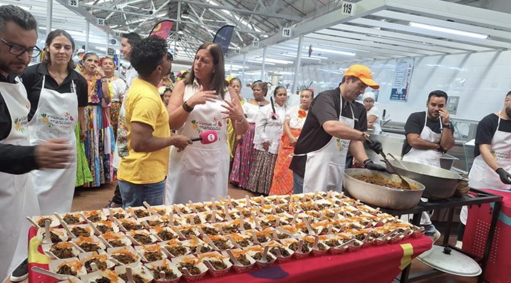 🚨 HAPPENING TODAY!    

Tune in for a special cooking segment with <a href="/UN/">United Nations</a> Resident Coordinator <a href="/graca_patricia/">ana graca</a> and TV chef to make a vegetarian ropa vieja—#sustainable food in action!🍽️🌱

➡️Tune in: tvn-2.com/en-directo/