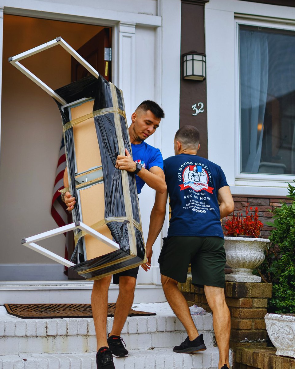 NJGreatMovers1's tweet image. 📦💪 From front door to fully loaded—our crew delivers The Perfect Move every time.

This isn’t just moving—it’s a system:
➡️ Items wrapped and secured
➡️ Boxes sorted and stacked
➡️ Everything loaded with care and precision

 #nycmovers #njmovers #ctmovers #theperfectmove