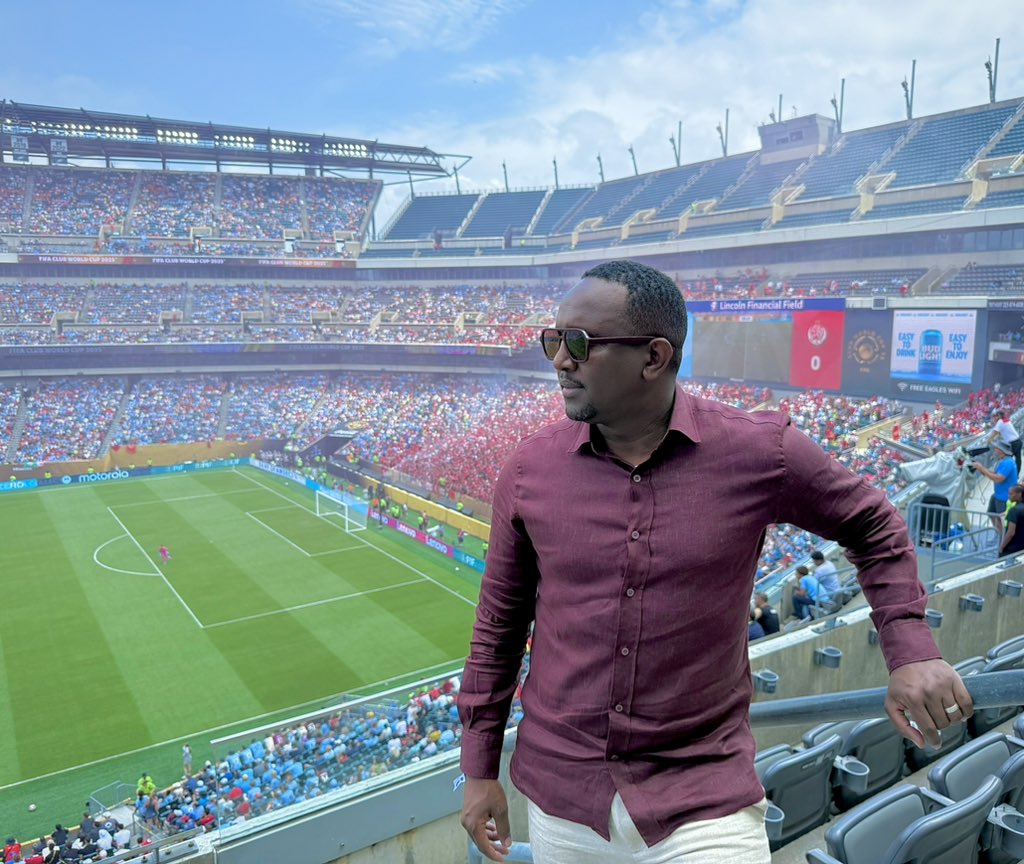 Caamil8's tweet image. What an amazing sunny day at the FIFA Club World Cup hapa PHILLY!
Watching my boy AZIZ KI go face-to-face with the indomitable Manchester City is something special.
WANANCHI wa MBEYA pongezi kwenu.