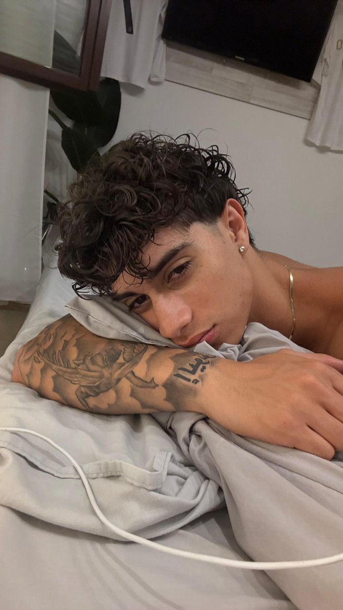 Ieri è uscito il mio quarto sex tape, il piú 🔥🔞

OF 🤍💙: onlyfans.com/mattysecret
TELEGRAM 🎁: t.me/+wYqpbW_1Ui40N…