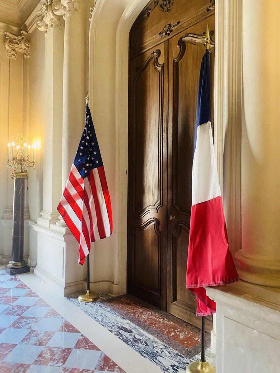 🇫🇷🇺🇸Ravi d'avoir échangé avec le sénateur démocrate Murphy sur les enjeux transatlantiques.

👉Même constat : si Trump sort les USA de l’OTAN, ce serait la fin de l’engagement historique américain pour le multilatéralisme et une tragédie pour l’Europe, en pleine guerre en Ukraine