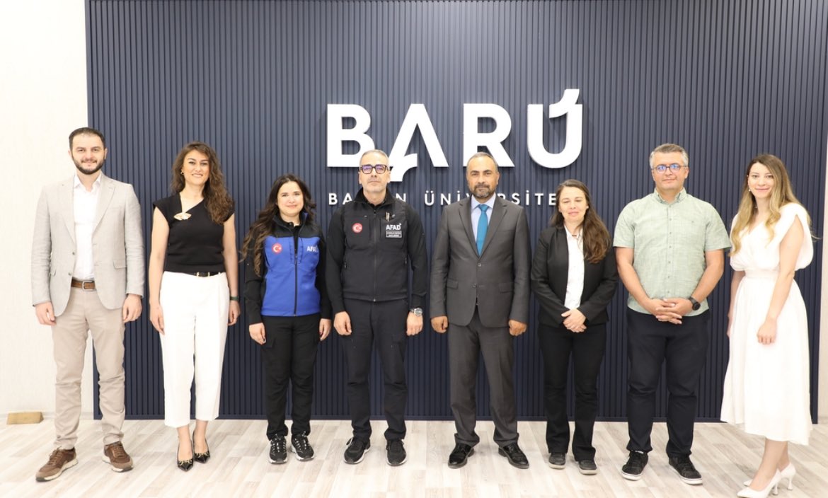Bartın Üniversitesi (BARÜ) ile Bartın İl Afet ve Acil Durum Müdürlüğü (AFAD) arasında afet ve acil durumlarda gönüllülük faaliyetlerini destekleyecek iş birliği protokolü imzalandı.

🔗 w3.bartin.edu.tr/haberler/baru-…