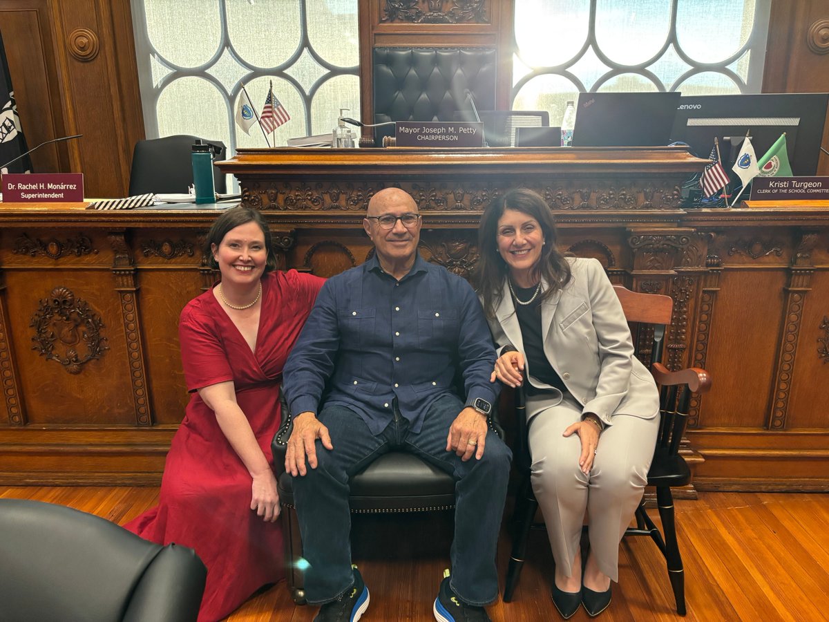 “Gratitude, Joy and Love"

As she was being honored by the Worcester School Committee with a ceremonial chair for her 3 years of service on Wednesday, Dr. Rachel Monárrez used those words to describe how she feels about the Worcester Public Schools.